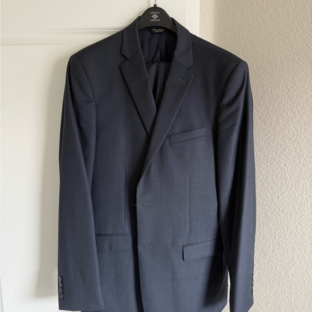 Jos. A. Bank Navy Blue 2-piece Suit Modern Fit